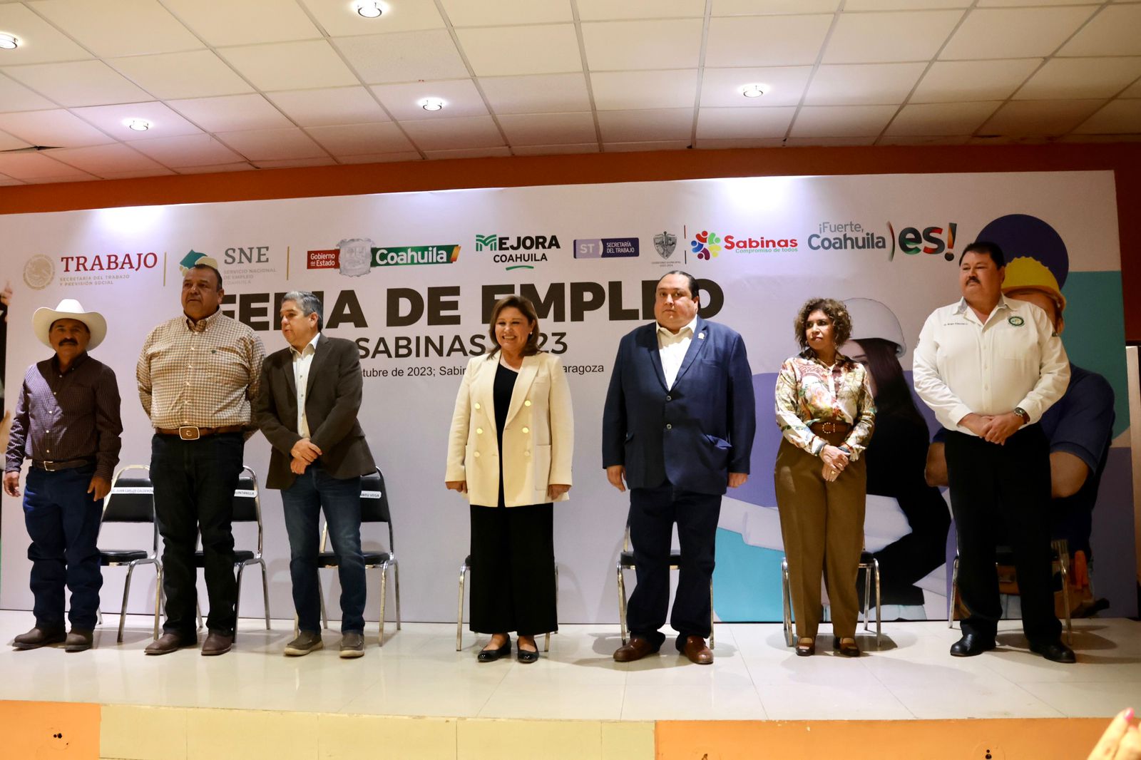 Alcaldesa de Sabinas Diana Haro destaca fortaleza económica en Feria del Empleo