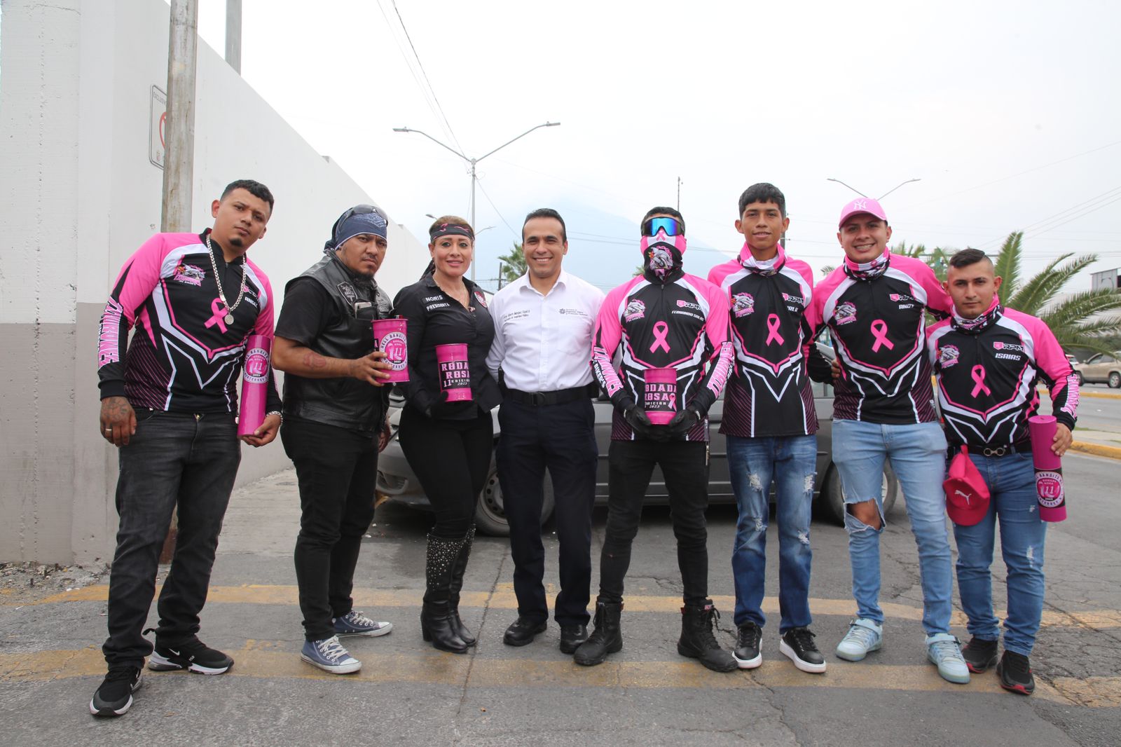 Participan policías y tránsitos de Guadalupe en boteo contra el cáncer