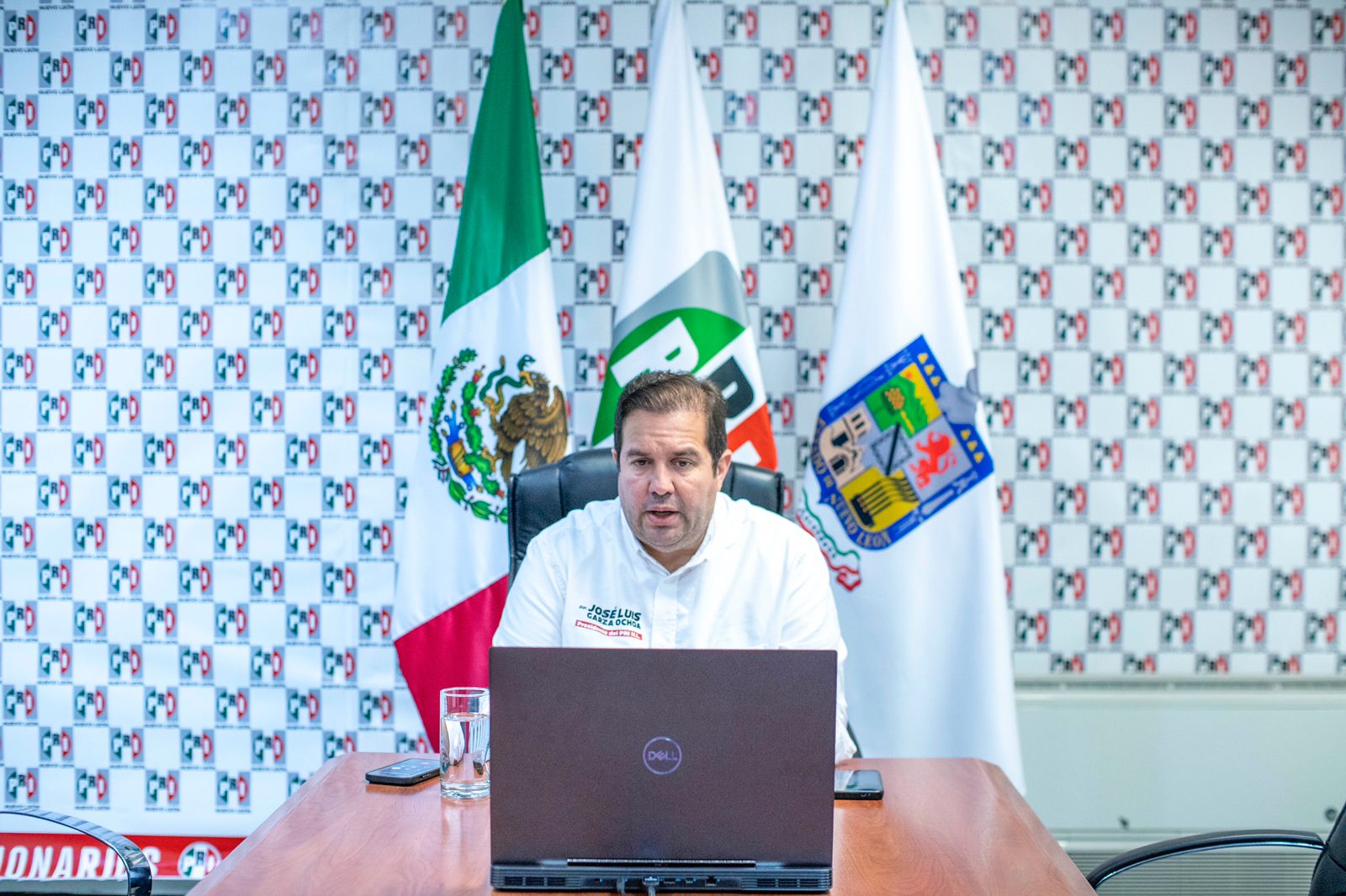 José Luis Garza Ochoa presenta pronunciamiento urgente para apoyar a empleados estatales