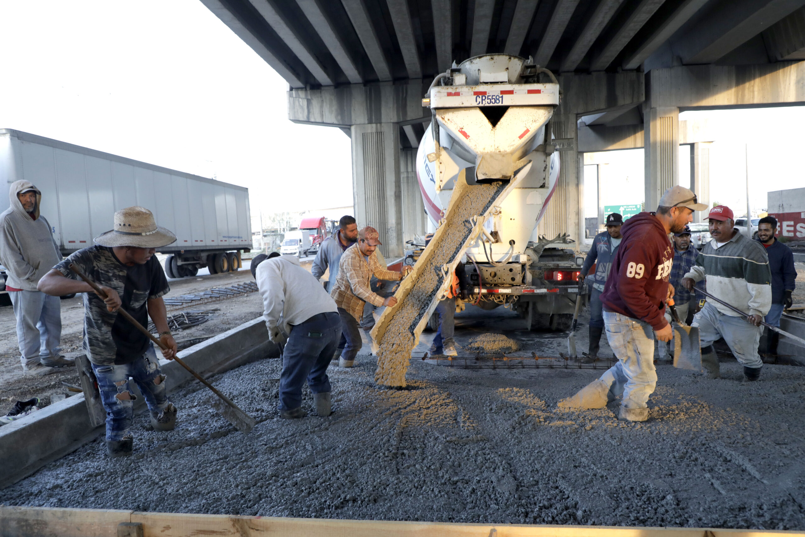 Continúa Escobedo rehabilitación de libramiento; colocarán concreto hidráulico