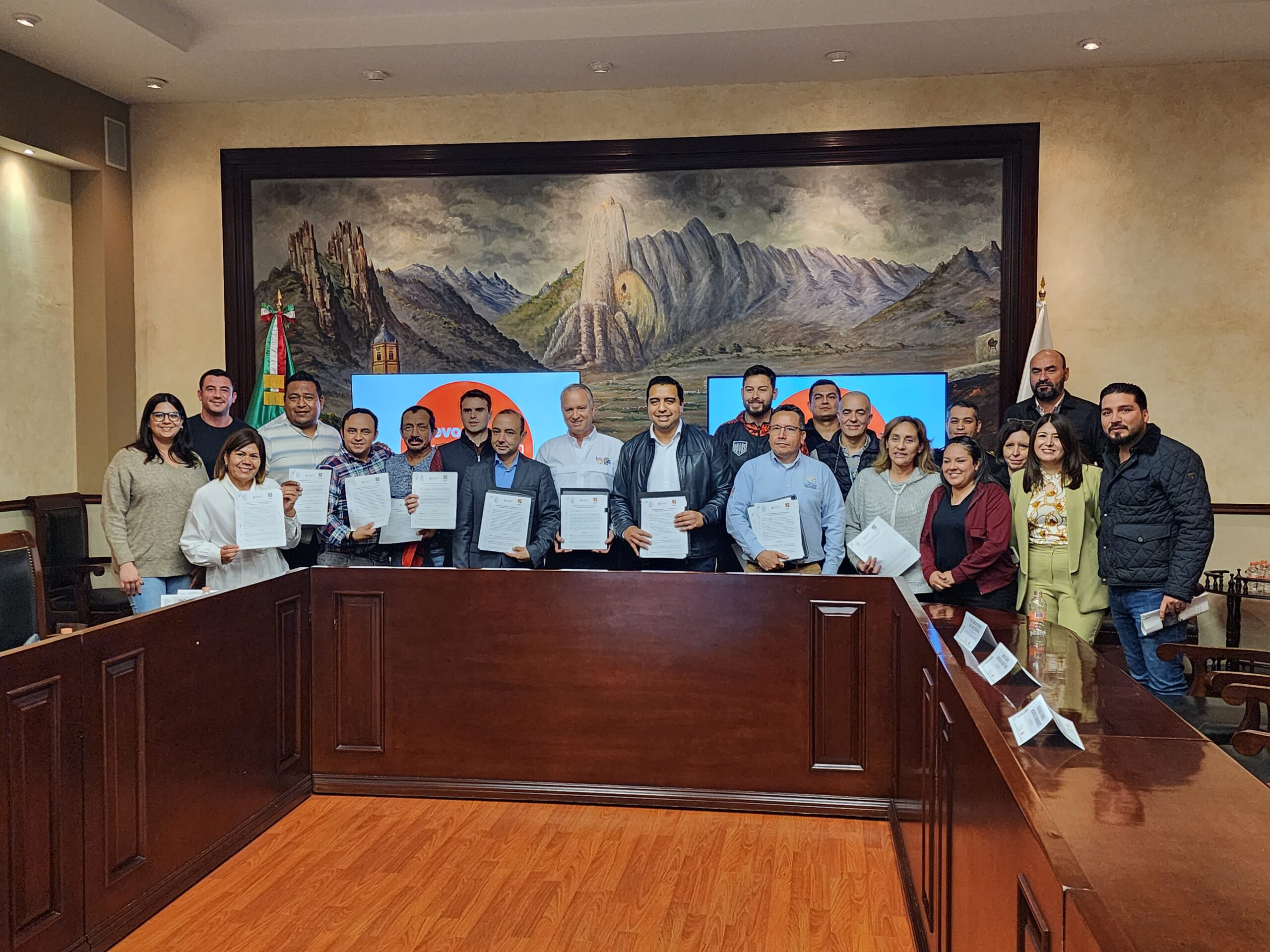 Firman convenio de convivencia Santa Catarina, Gobierno Federal y usuarios de La Huasteca