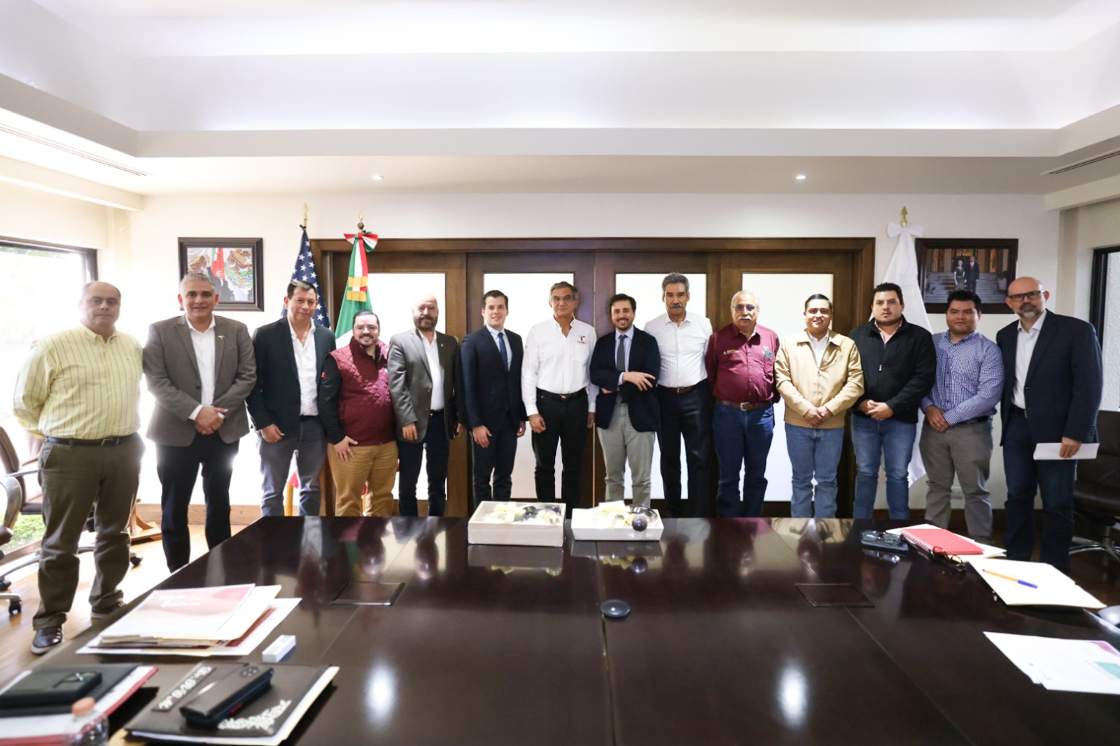 Acuerdan Américo Villarreal y grupo azucarero Pantaleon fortalecer Ingenio El Mante