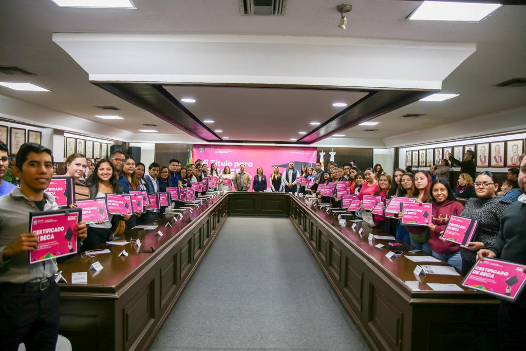 Impulsan a jóvenes con beca “Mi título para crecer” en Guadalupe