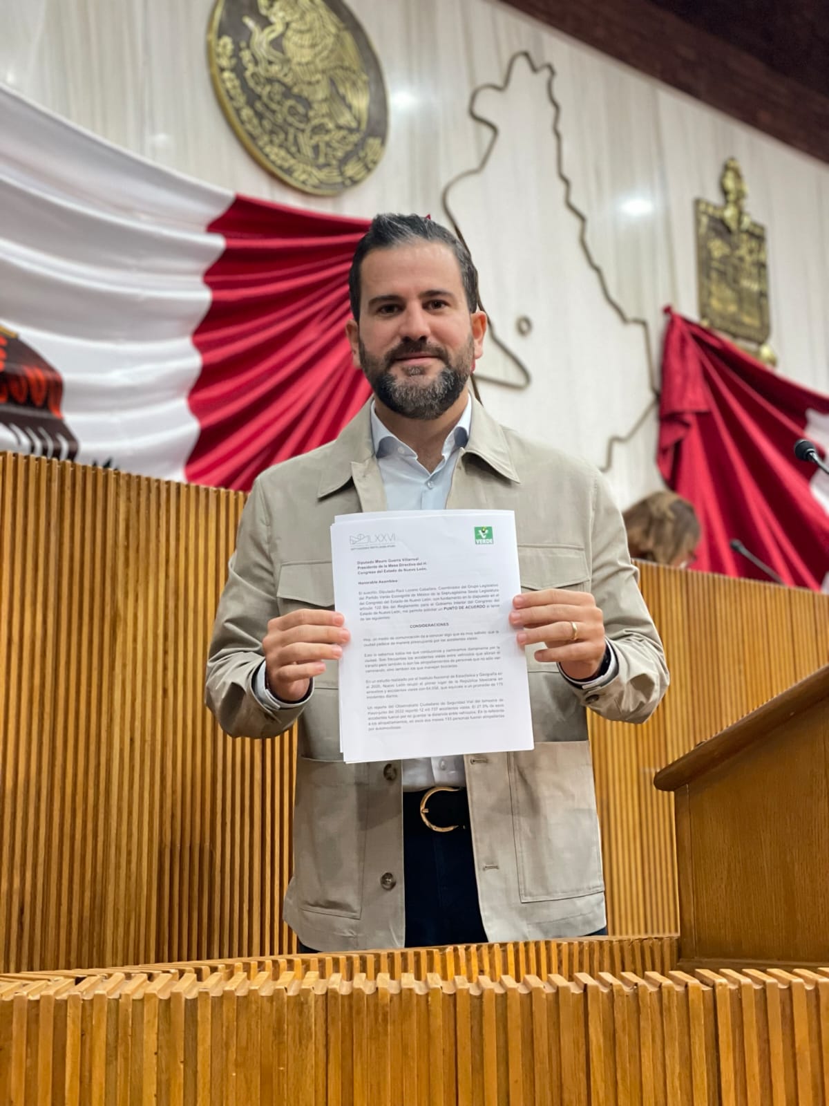 Presenta Raúl Lozano iniciativa para evitar basura en las banquetas a “deshoras”