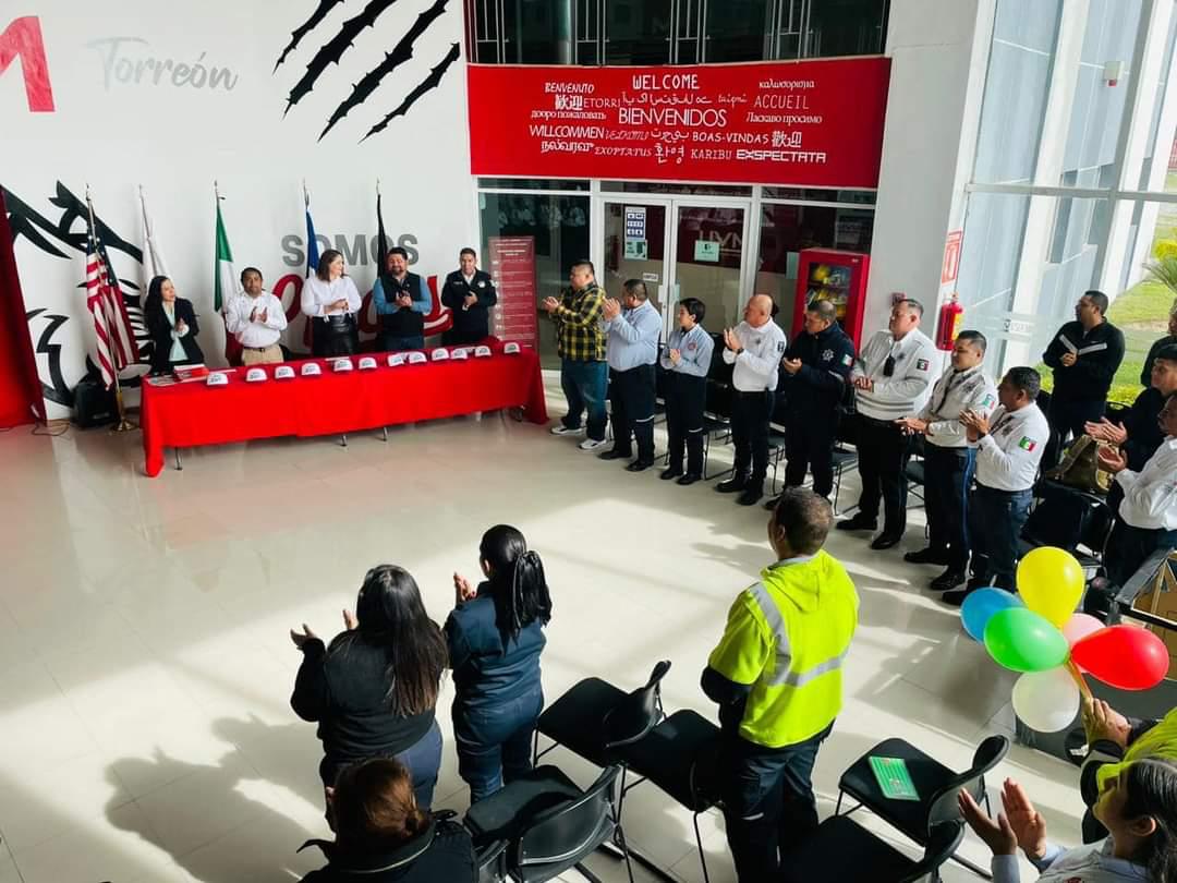 Elementos de Tránsito y de Protección Civil de Torreón concluyen curso de inglés turístico