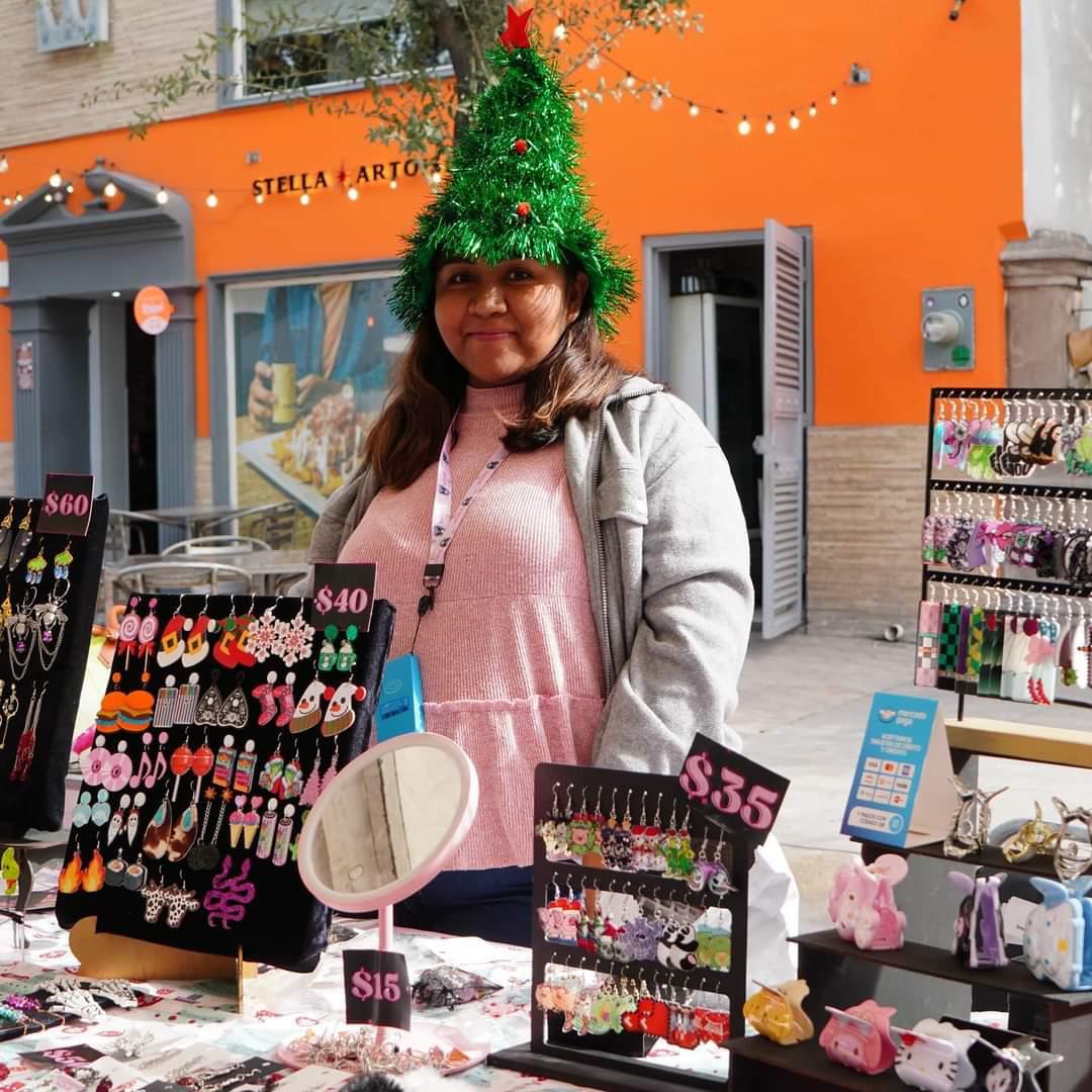 Continúan las fiestas decembrinas en el Paseo Colón