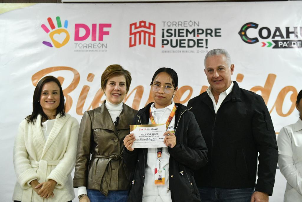 Román Alberto Cepeda González pone en marcha el ciclo escolar de la Escuela de Enfermería del DIF Torreón