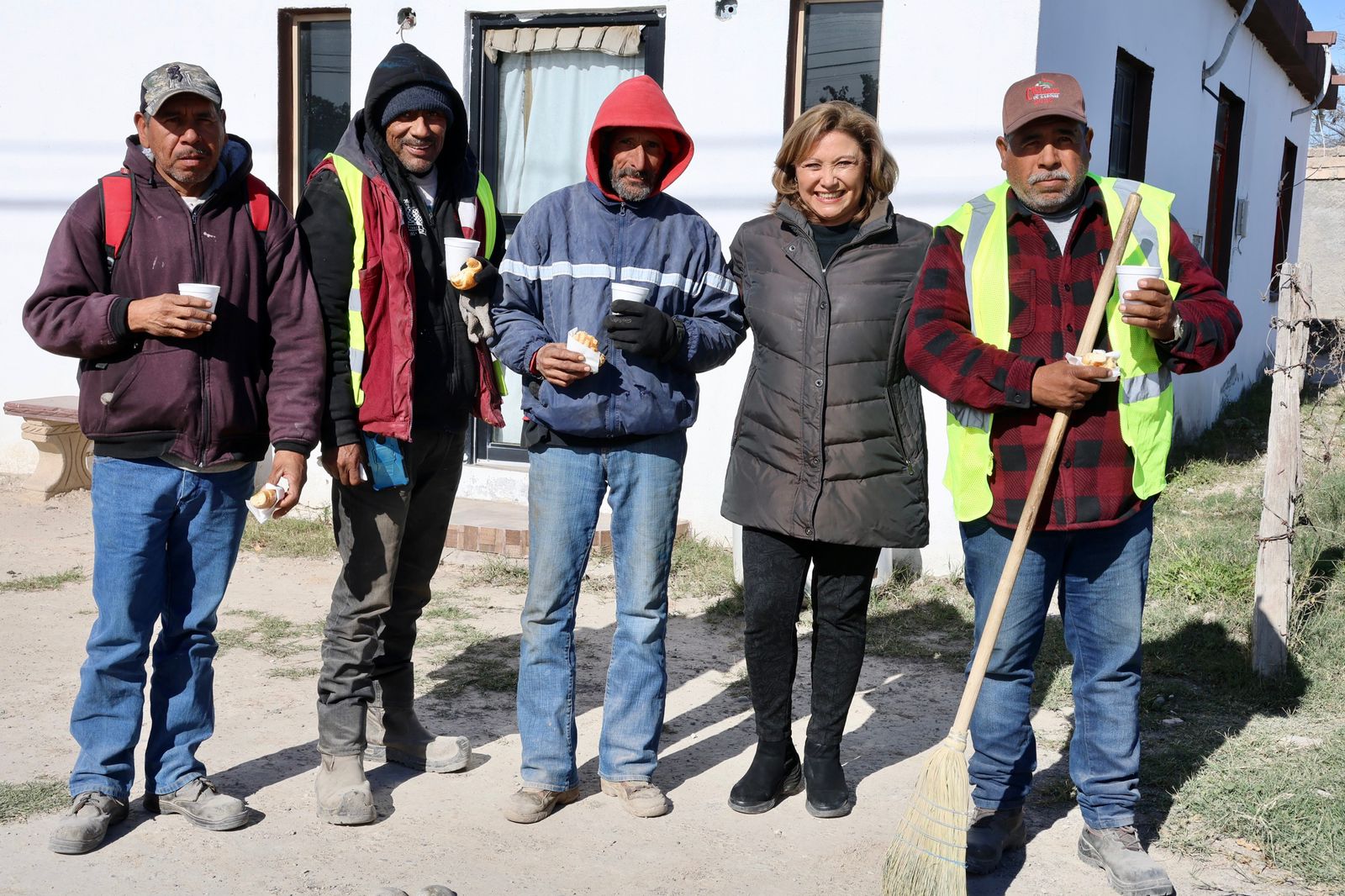 Diana Haro supervisa trabajos de mejoramiento urbano en colonia Las Lomas