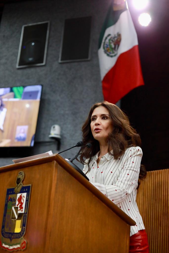 Refrenda Alhinna Vargas labor legislativa; presenta dos nuevas iniciativas