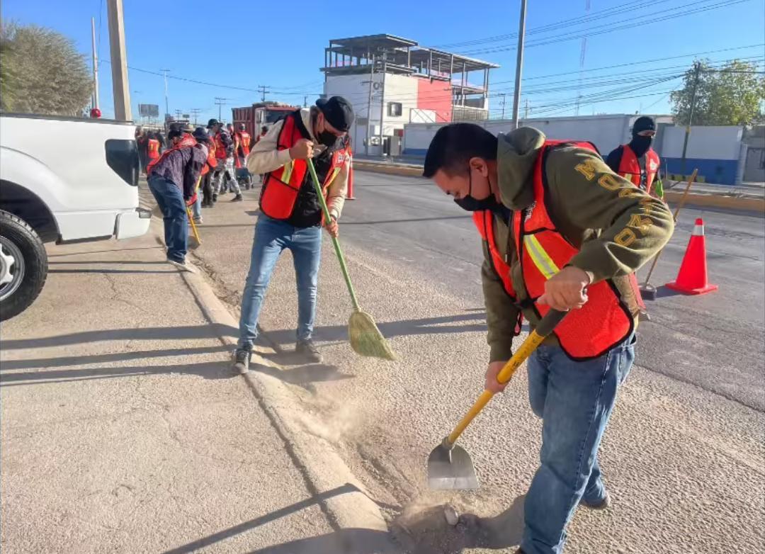 Avanza Torreón en acciones de limpieza en la ciclovía de la antigua carretera a San Pedro