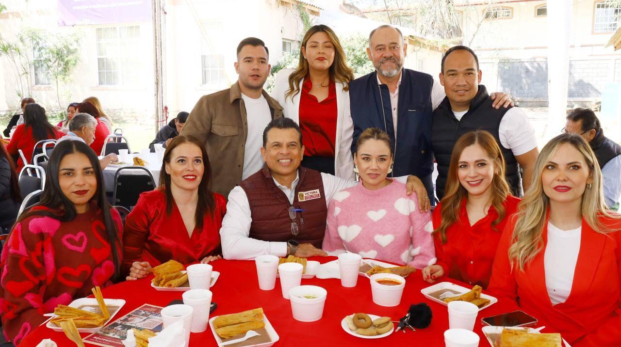 Celebran Lucy y Lalo Día del Amor y de la Amistad junto al equipo DIF Victoria