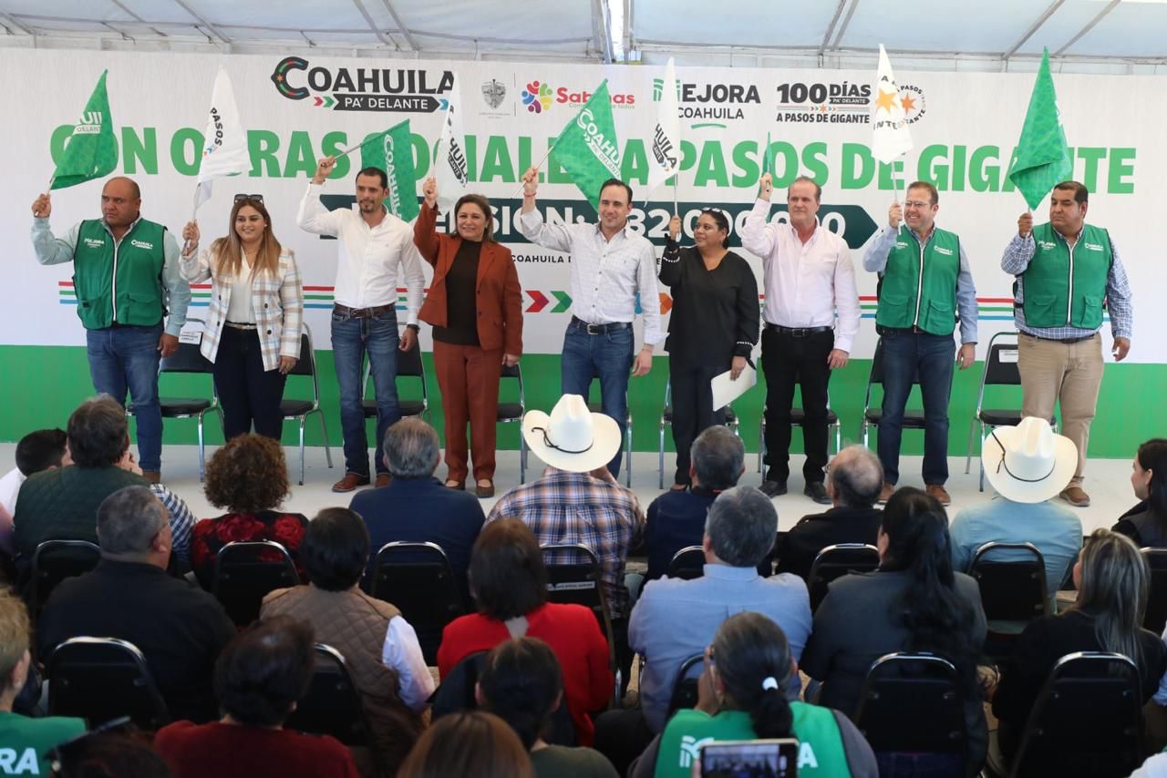 Llega Manolo Jiménez con pavimento y agua a la Carbonífera