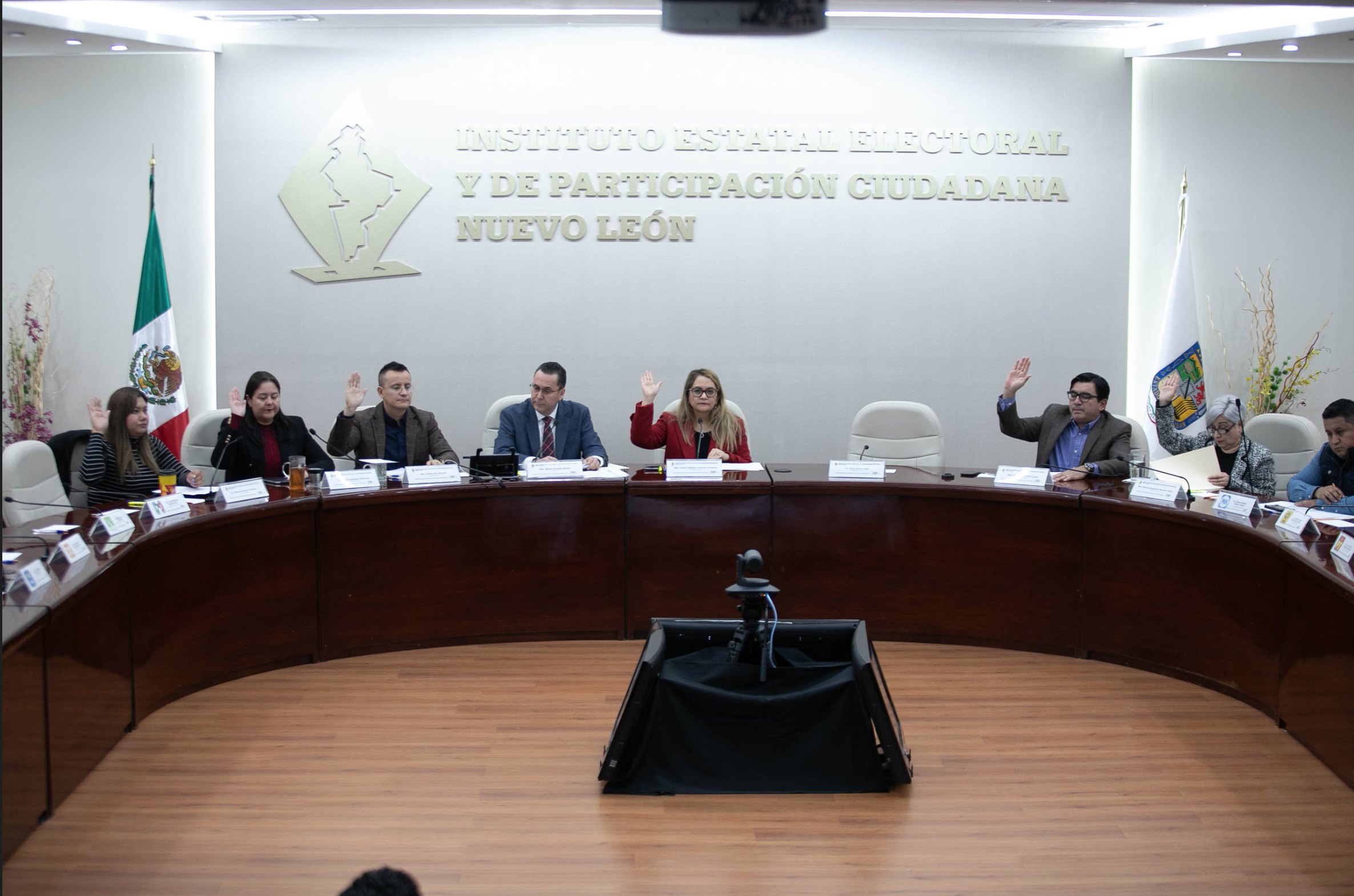 Acepta IEEPCNL renuncia y queda solo una candidatura independiente