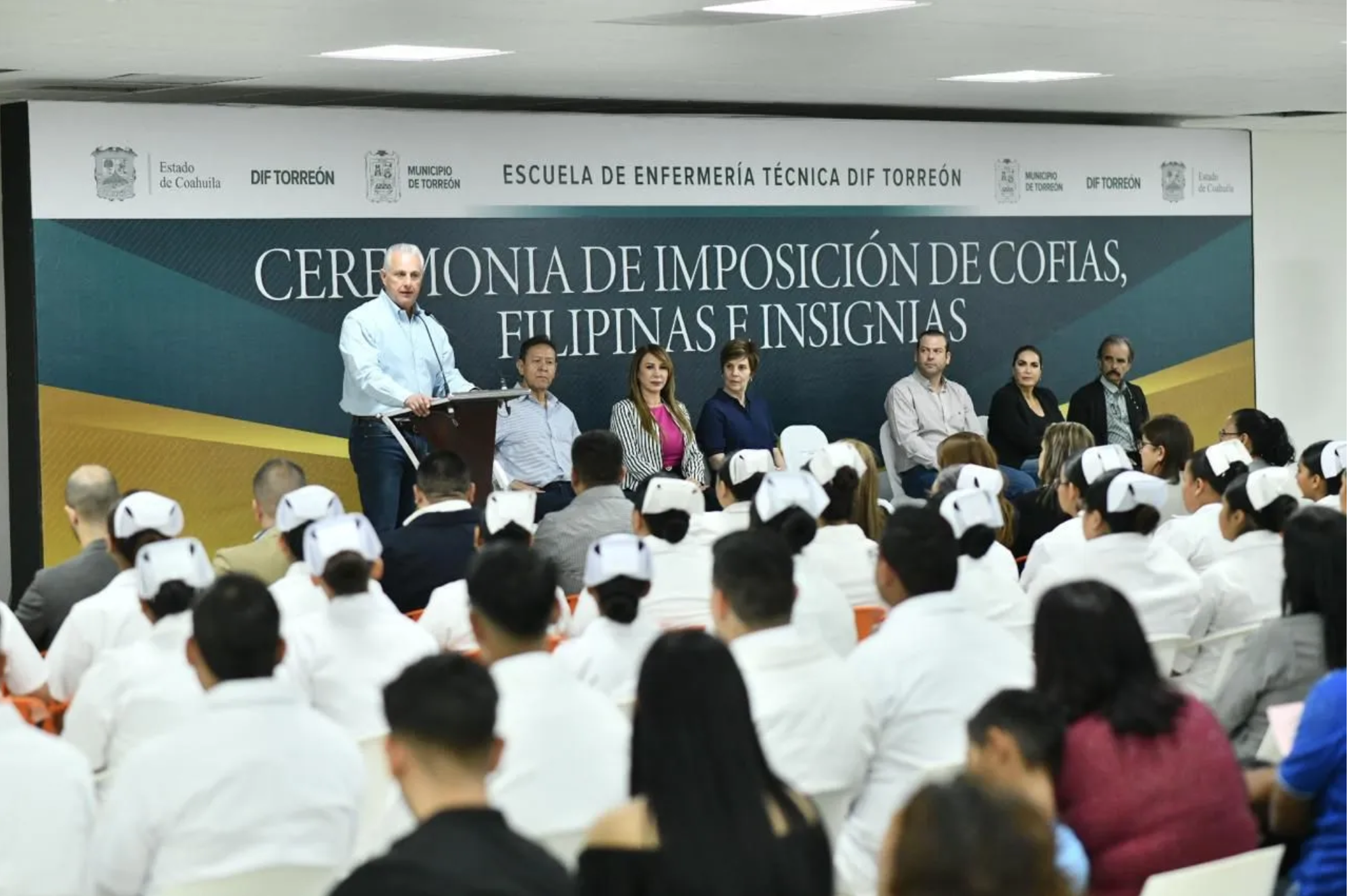El alcalde Román Alberto Cepeda González realizó la imposición de cofias y filipinas