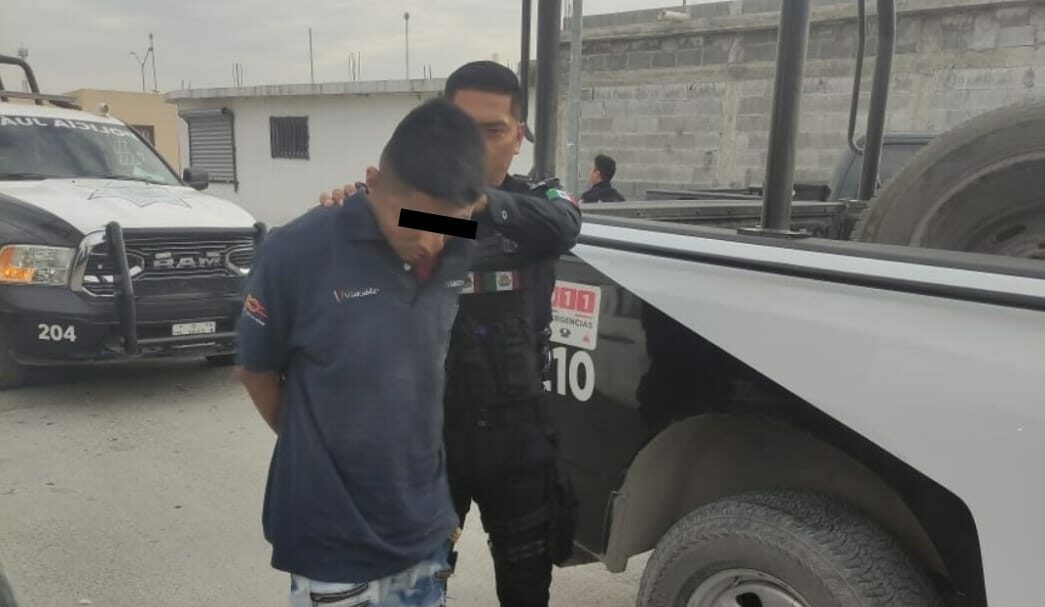 La Policía de Juárez detuvo a un sujeto por el delito de allanamiento de morada y daño en propiedad ajena, en la Colonia Bosques del Seminario