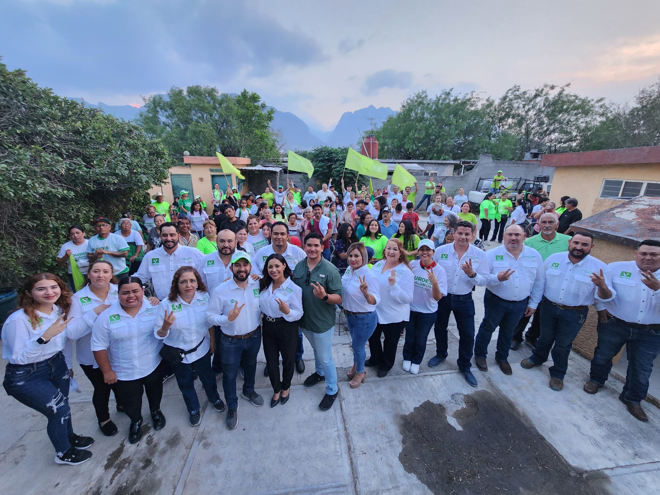 Presenta Lourdes Villalobos propuestas de campaña a vecinos en Hidalgo
