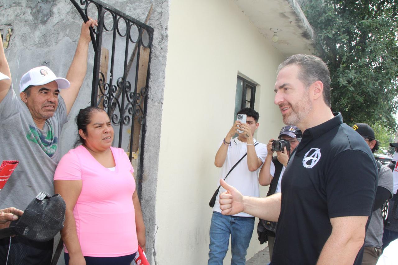 Se compromete Adrián de la Garza a solucionar el abasto de agua en la zona norte