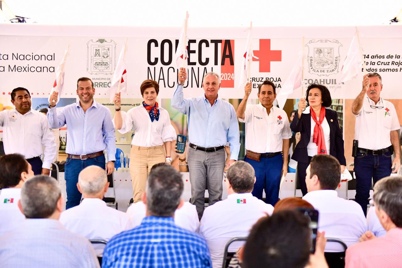 Román Alberto Cepeda González da banderazo de arranque de la Colecta Nacional de la Cruz Roja