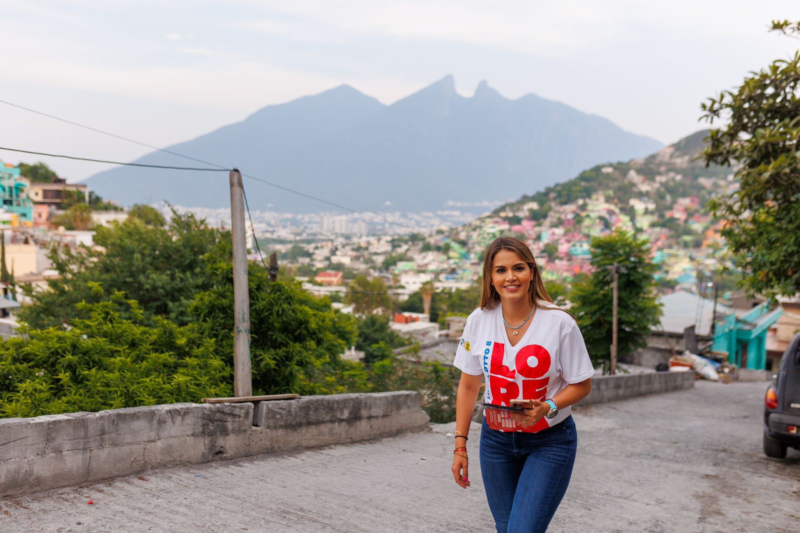 Lorena de la Garza se compromete a revitalizar el alumbrado público en el sur de Monterrey