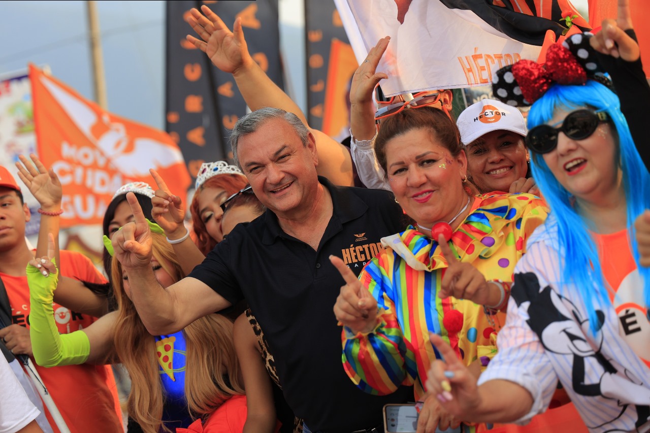 Festeja Héctor García a la niñez de Guadalupe