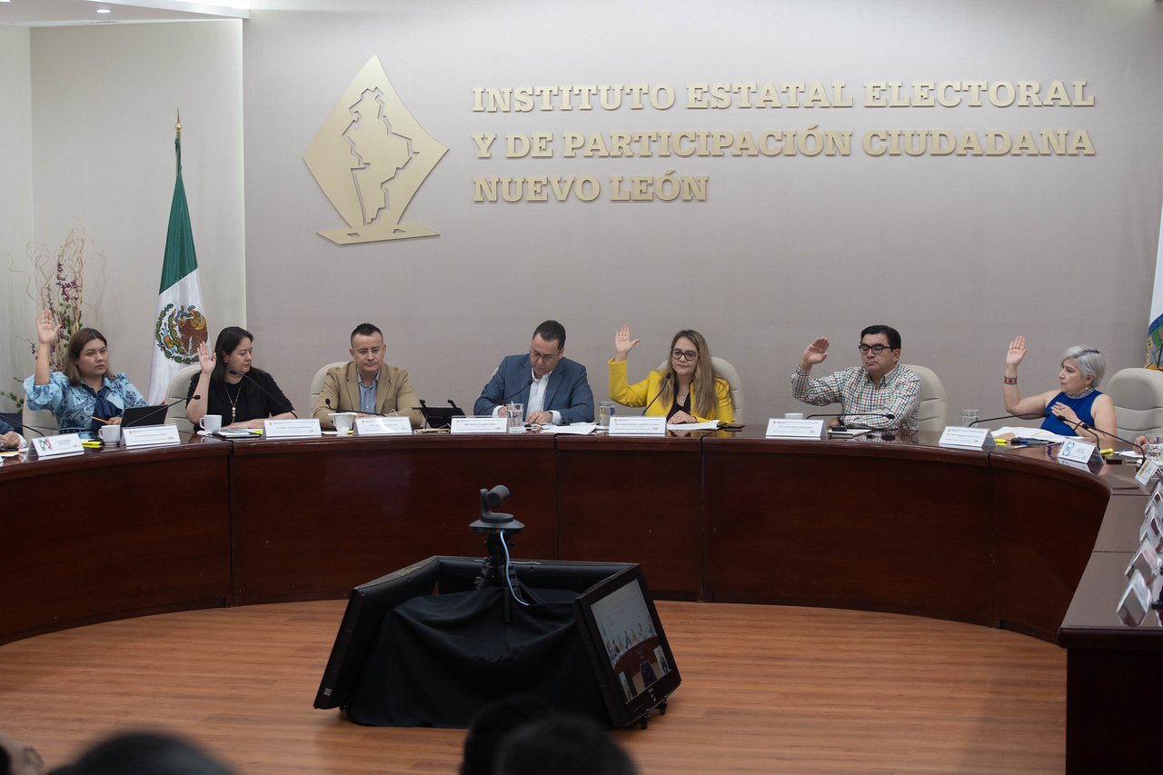 Da IEEPCNL plazo a PT para aprobación de candidaturas