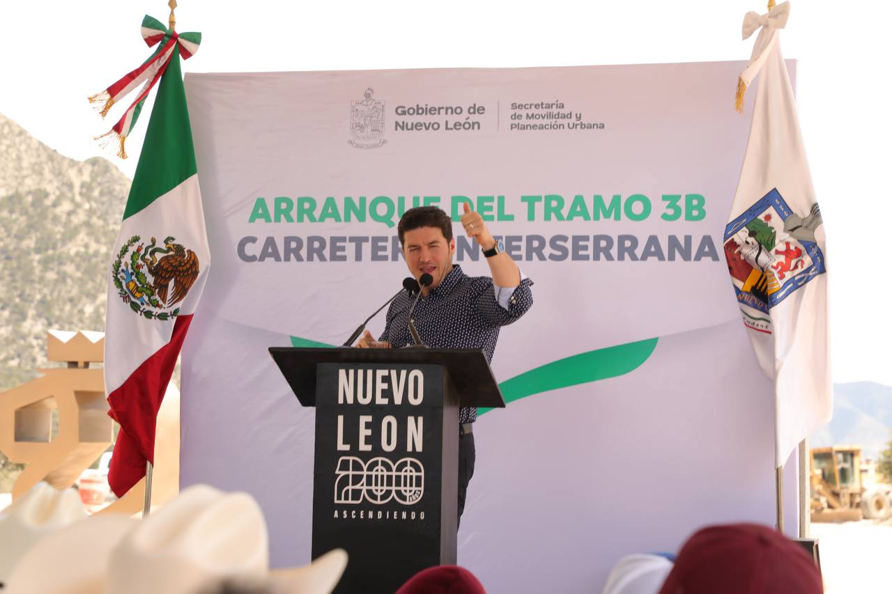 Aceleran trabajos en carretera Interserrana; Samuel García supervisa avances