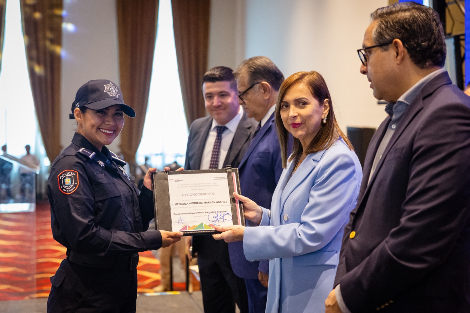 Gradúa Guadalupe a policías; la mayoría son mujeres