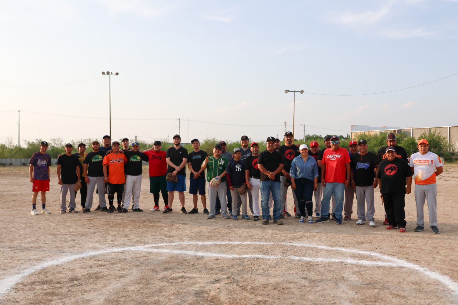 En Sabinas inauguran liga municipal de softbol bola puesta
