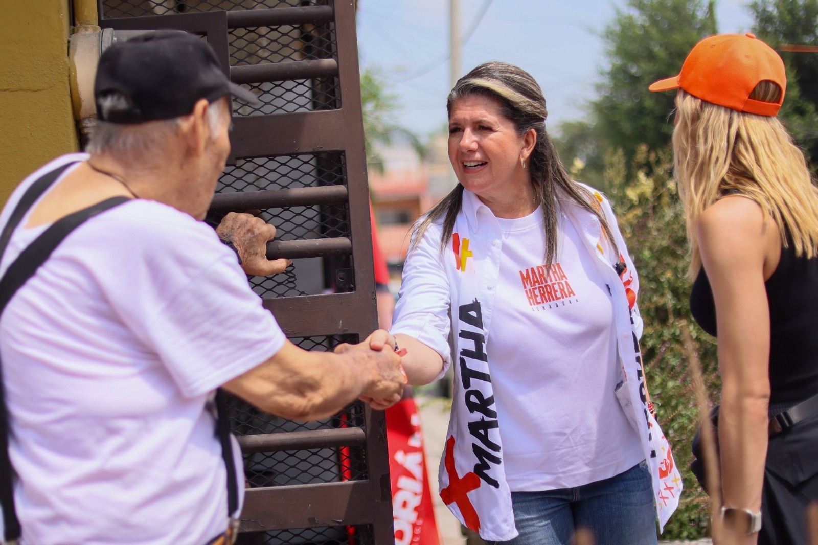 Ofrece sueldo por ley a cuidadores de abuelitos,personas con discapacidad o a infancias.- Martha Herrera