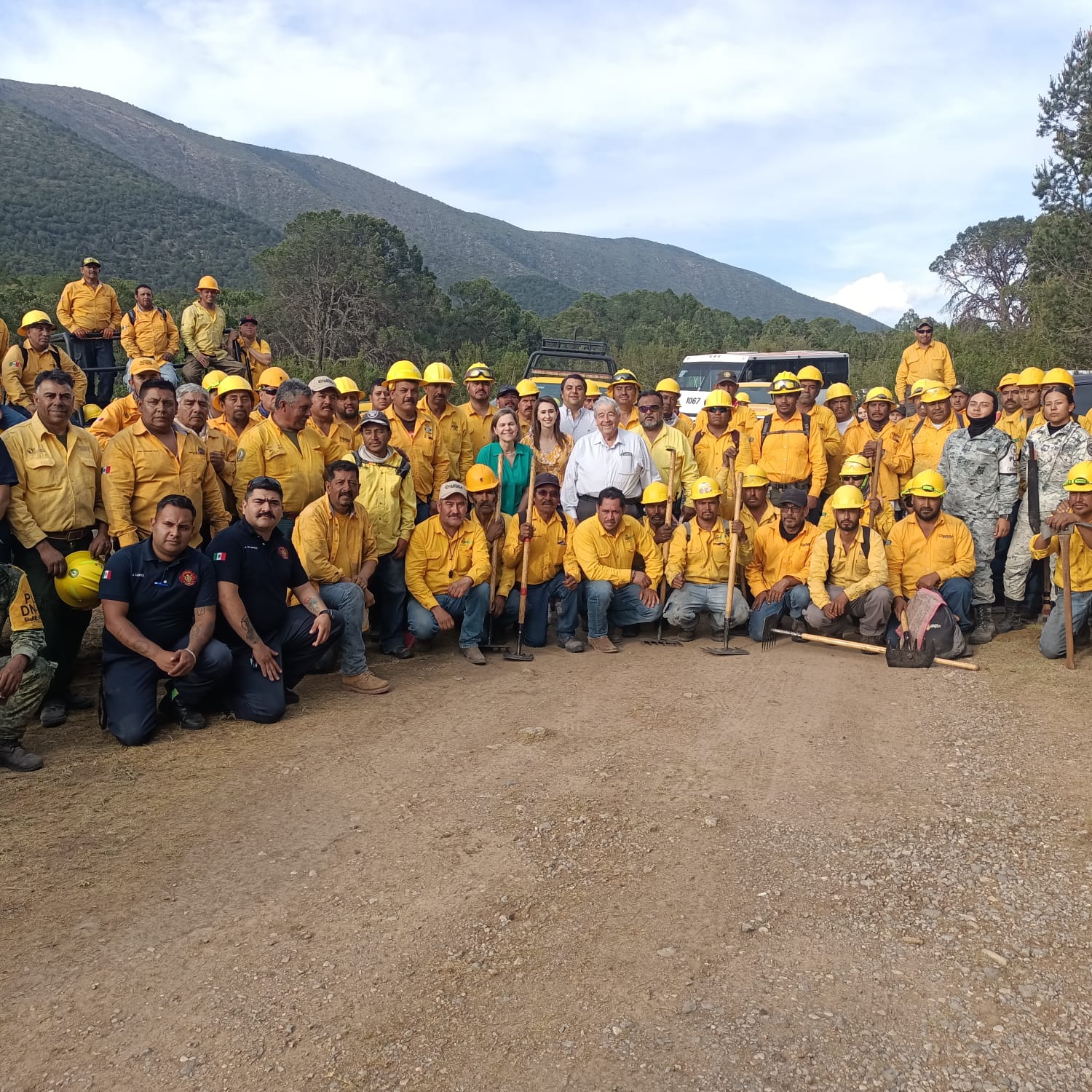 Controlan incendios forestales en Saltillo y Arteaga