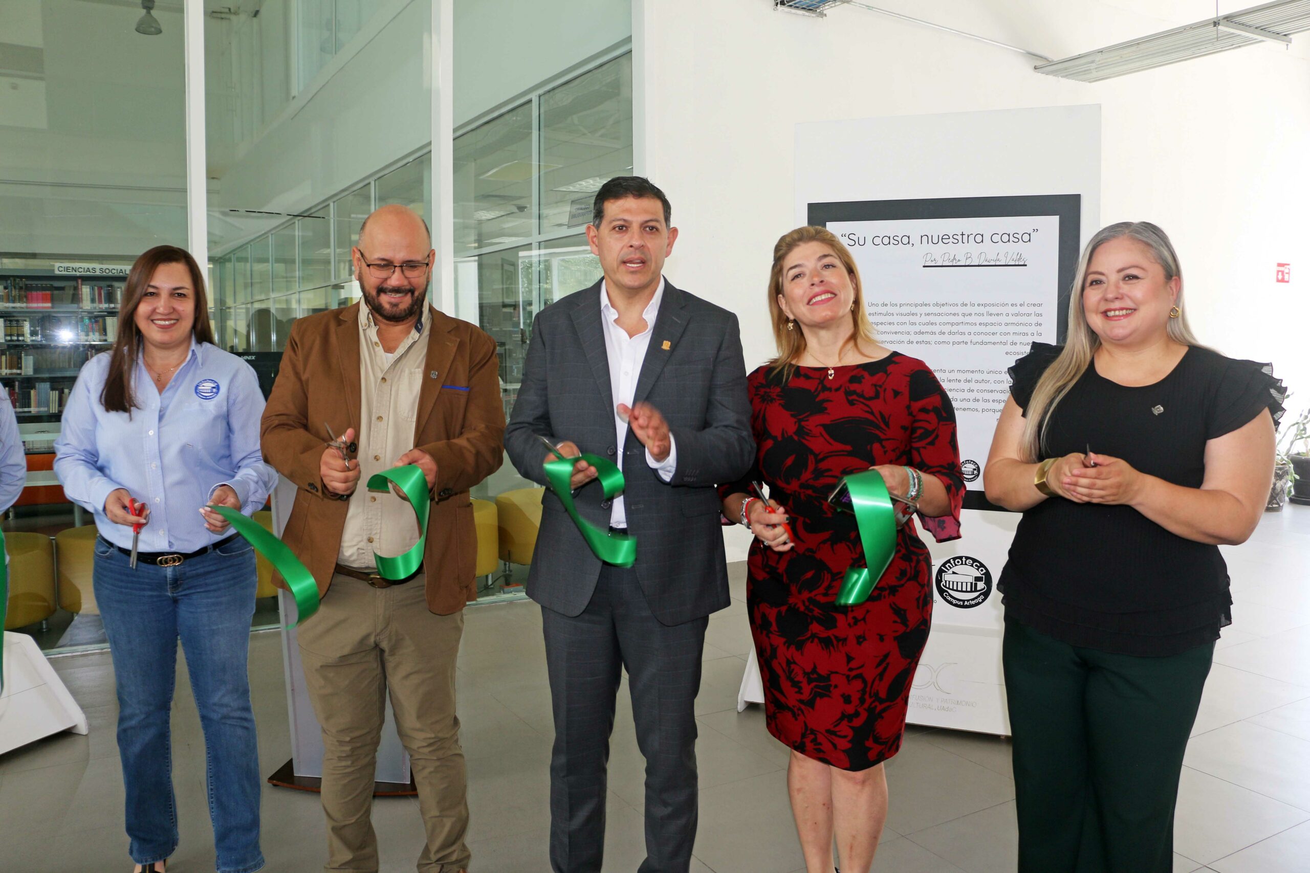 Inauguran en la UAdeC la Exposición Fotográfica “Su Casa, Nuestra Casa”