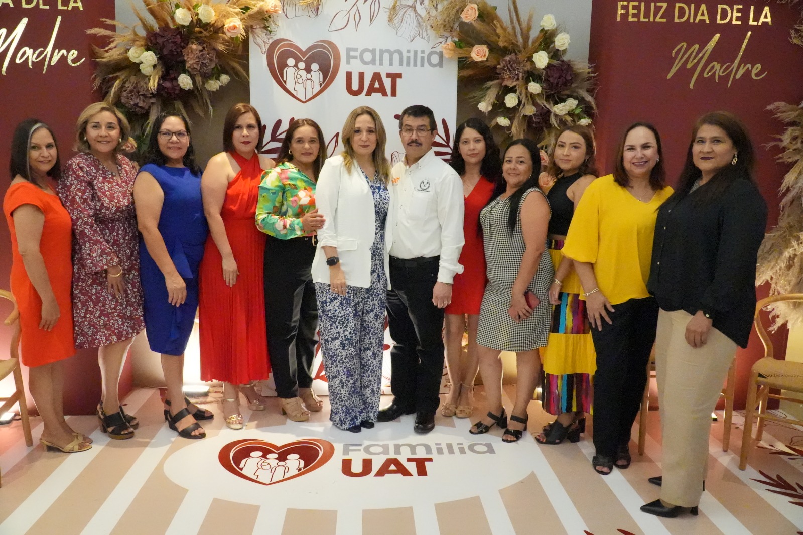 Preside el rector festejos en honor a las madres trabajadoras del SUTUAT