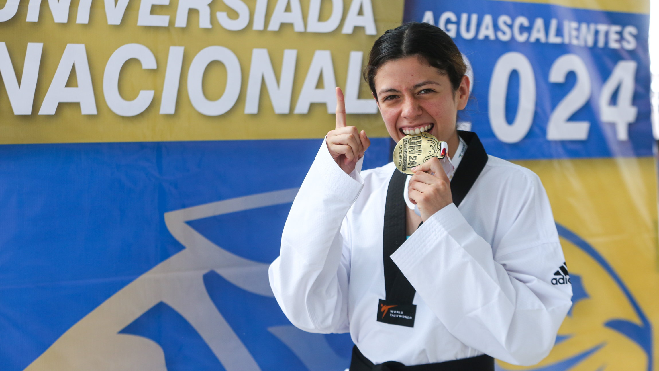 Con fortaleza física y mental Kasandra Sánchez consigue medalla dorada