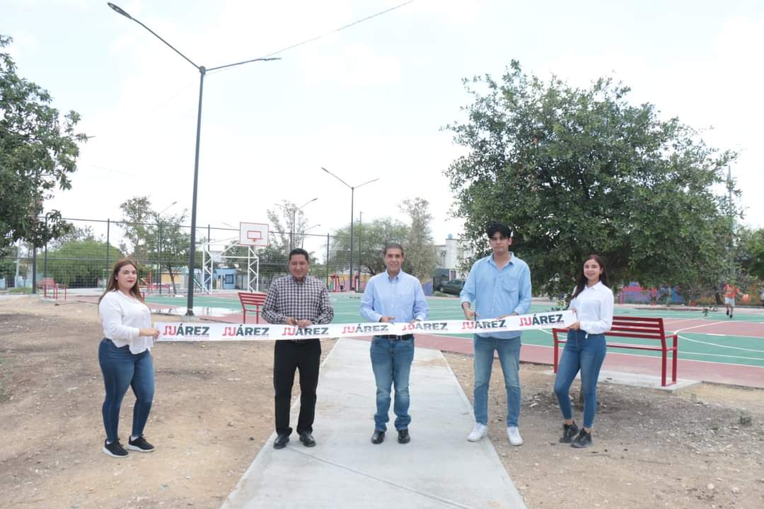 Inaugura Paco Treviño obra de pavimentación y un parque