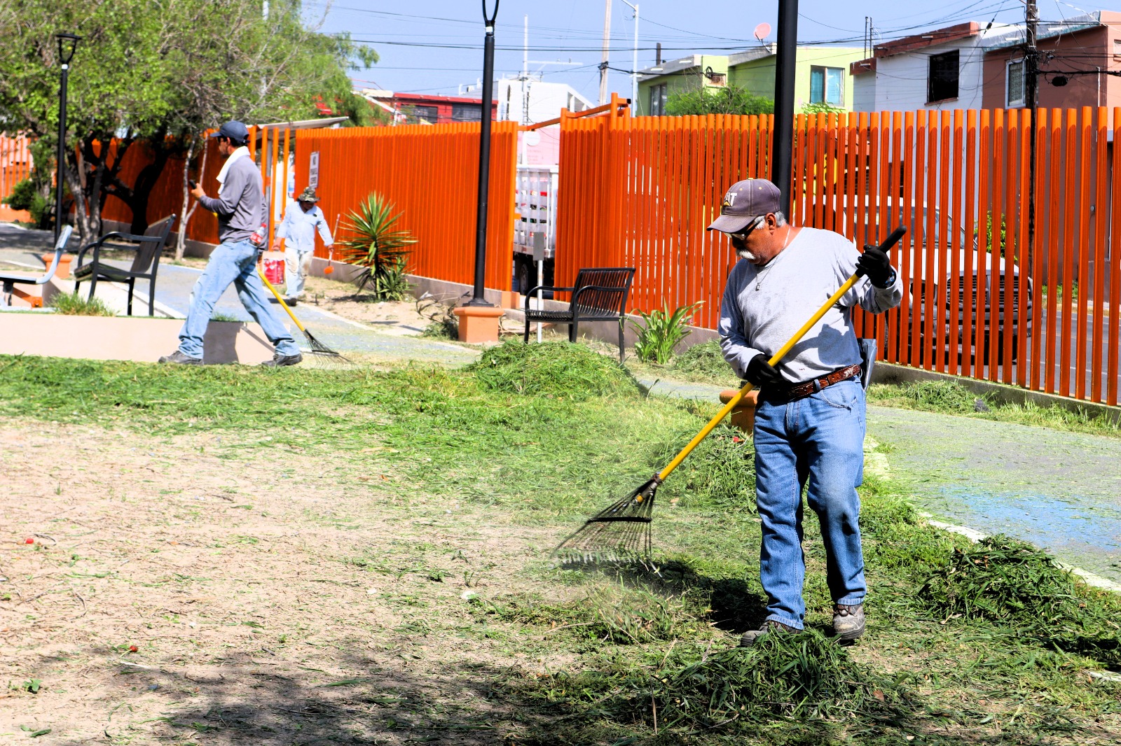 Rehabilitan más áreas verdes y canchas en Santa Catarina