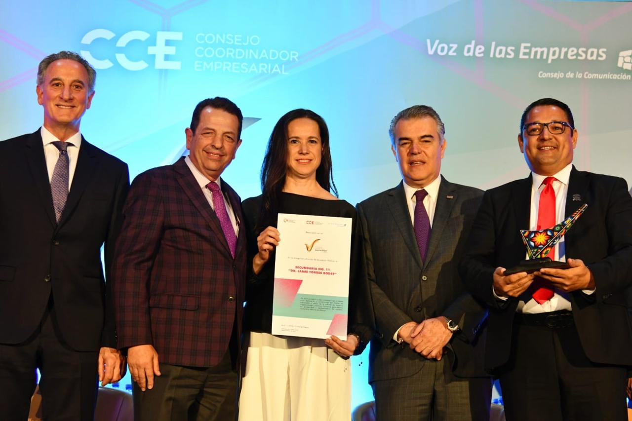 Otorgan premio nacional de la calidad a secundaria de Nuevo León