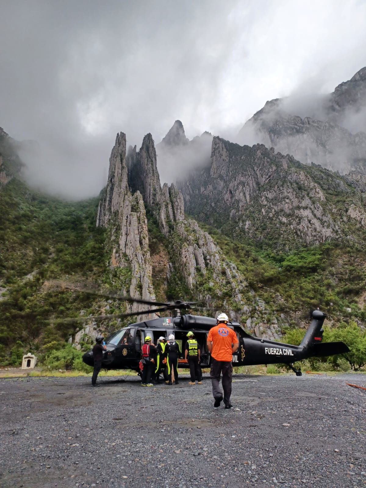 Extrae Jaguares con helicóptero a dos familias de La Huasteca