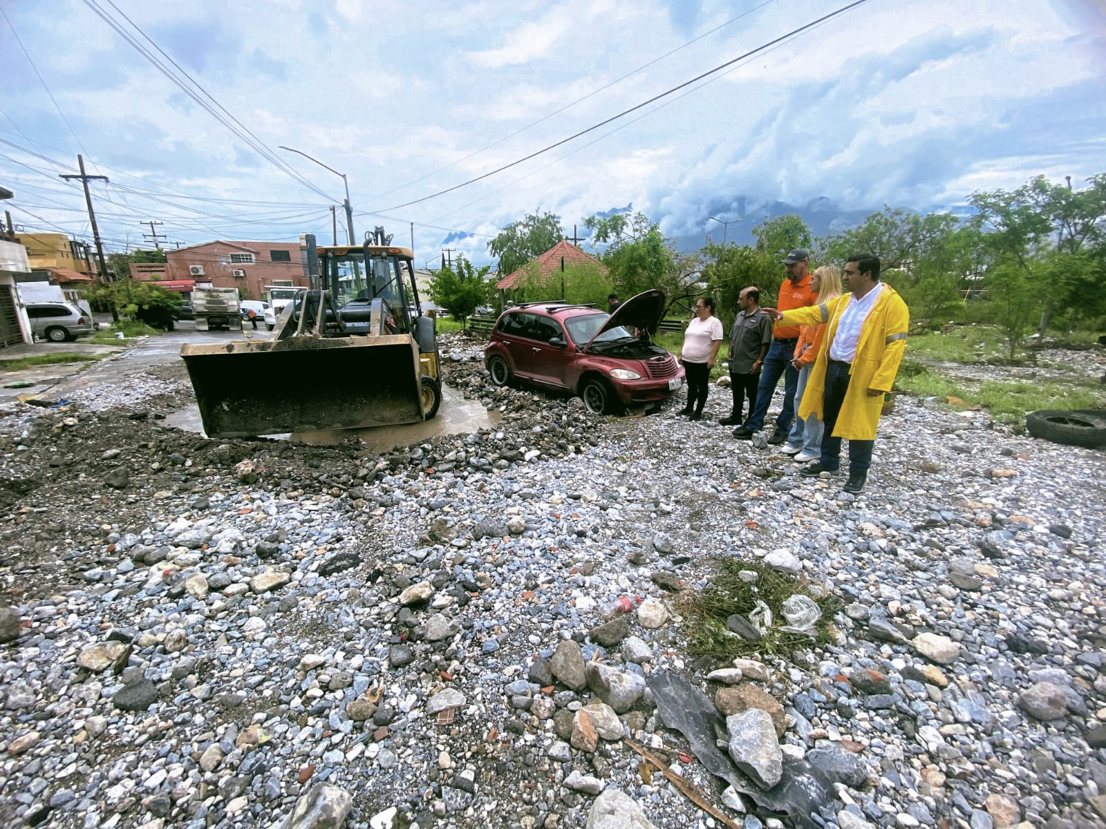 Inicia Santa Catarina rehabilitación de avenidas con desazolve