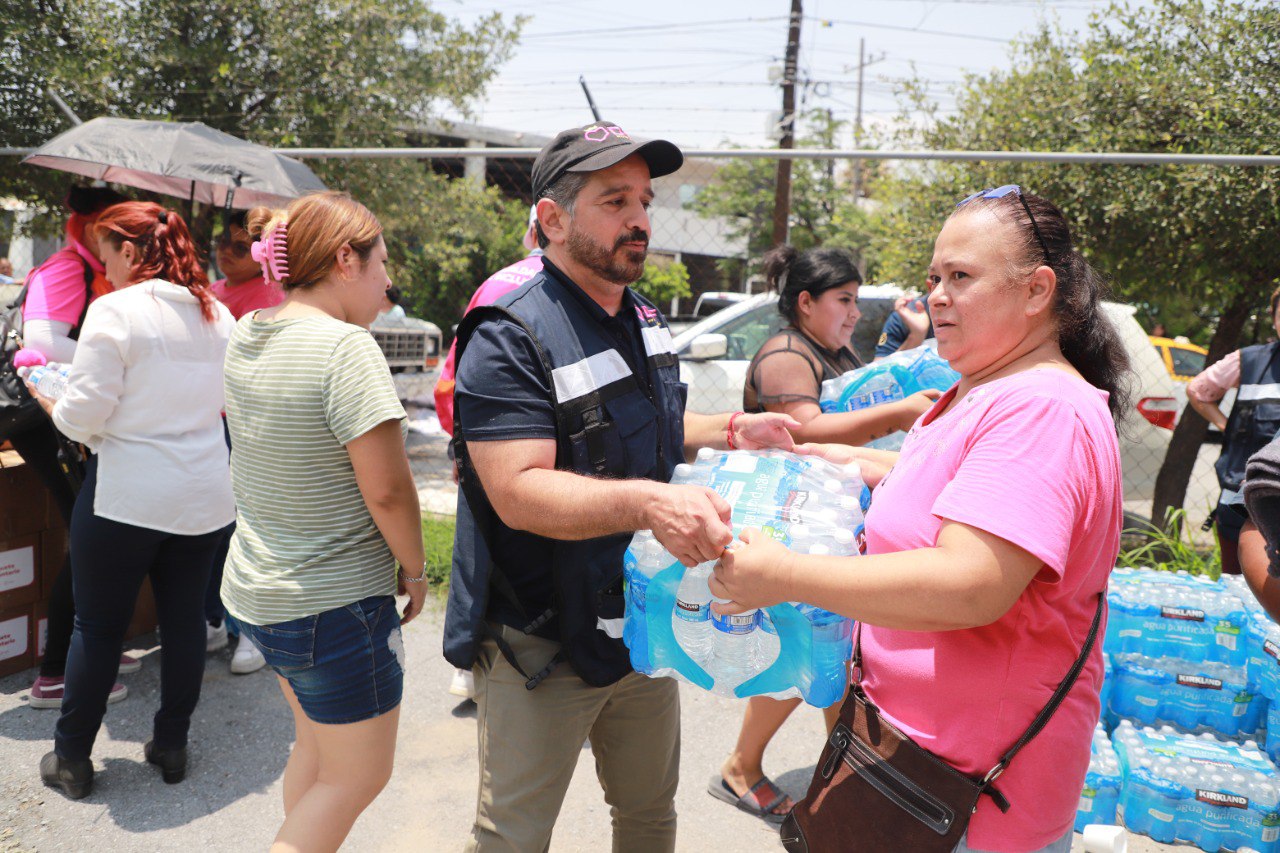 DIF Nuevo León entrega apoyos en colonias de Monterrey, Guadalupe y Santa Catarina afectadas por “Alberto”