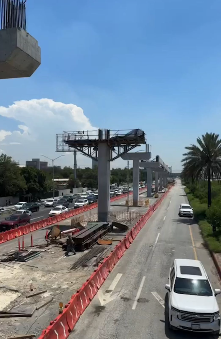 Acelerarán obras en período vacacional; supervisa Samuel García carriles exprés de construcción y metro L4 y 6