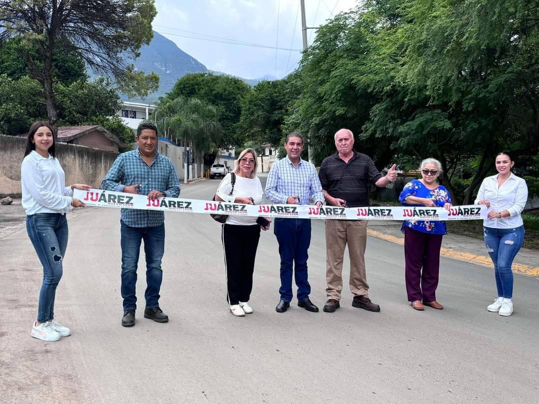 Inaugura Paco Treviño rehabilitación de pavimento en Jardines de la Silla, Sector Campestre