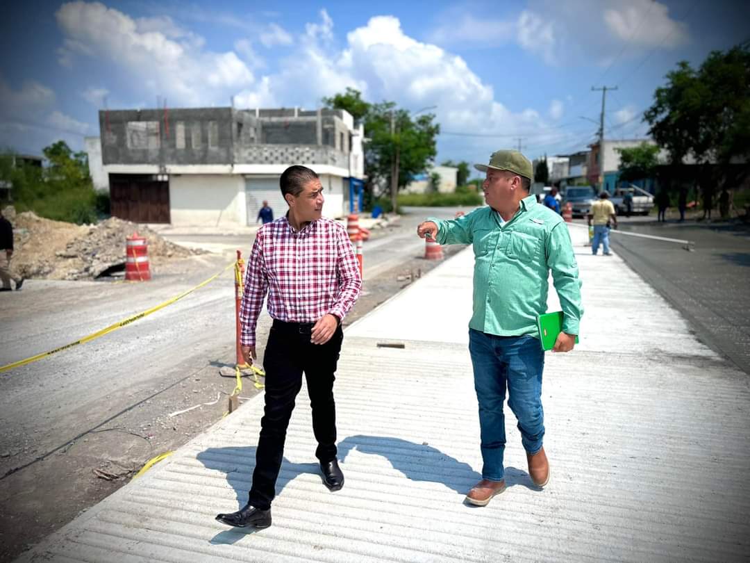 Supervisa Paco Treviño avances en la rehabilitación de pavimento en la Colonia Burócratas de Guadalupe, Juárez, Nuevo León