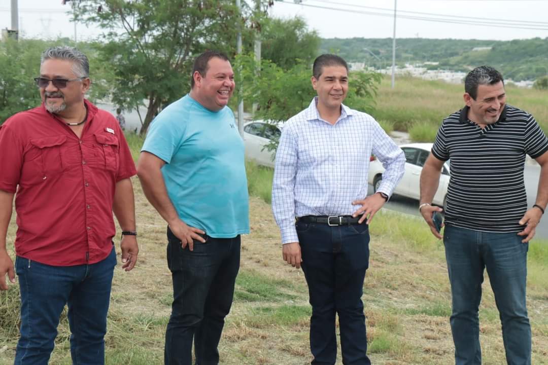 Paco Treviño Cantú supervisa limpieza del Parque en el Fraccionamiento Los Puertos