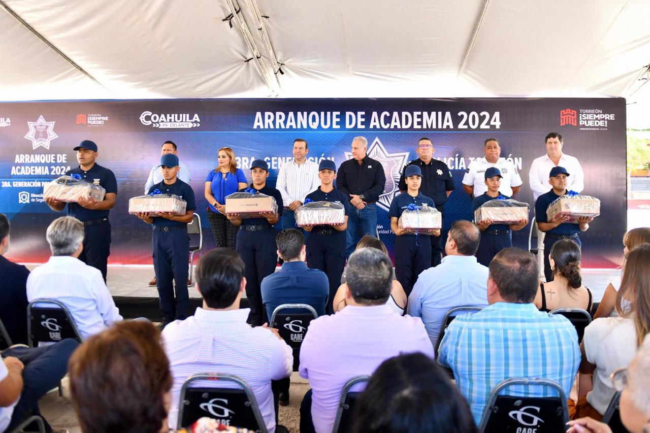 Román Alberto Cepeda González da inicio a la tercera generación de la Academia de Policía