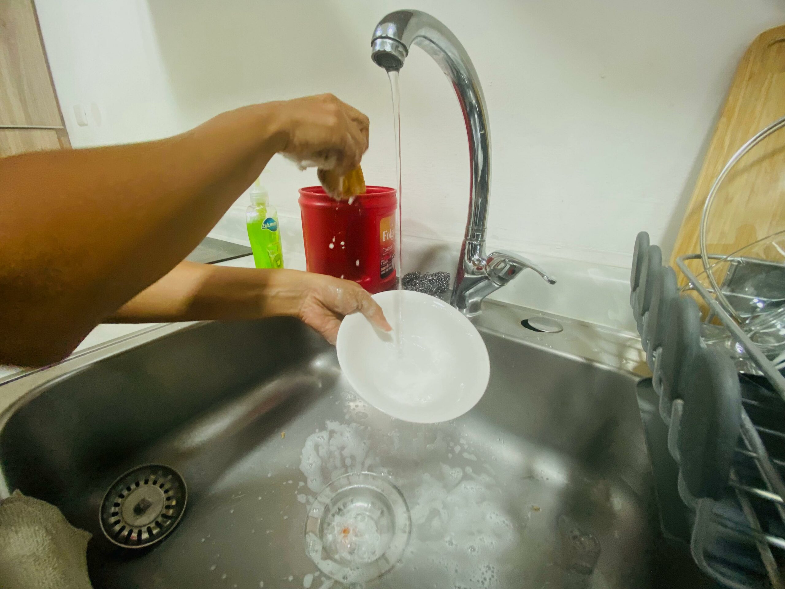 Regresa agua y mayoría de colonias de Santa Catarina