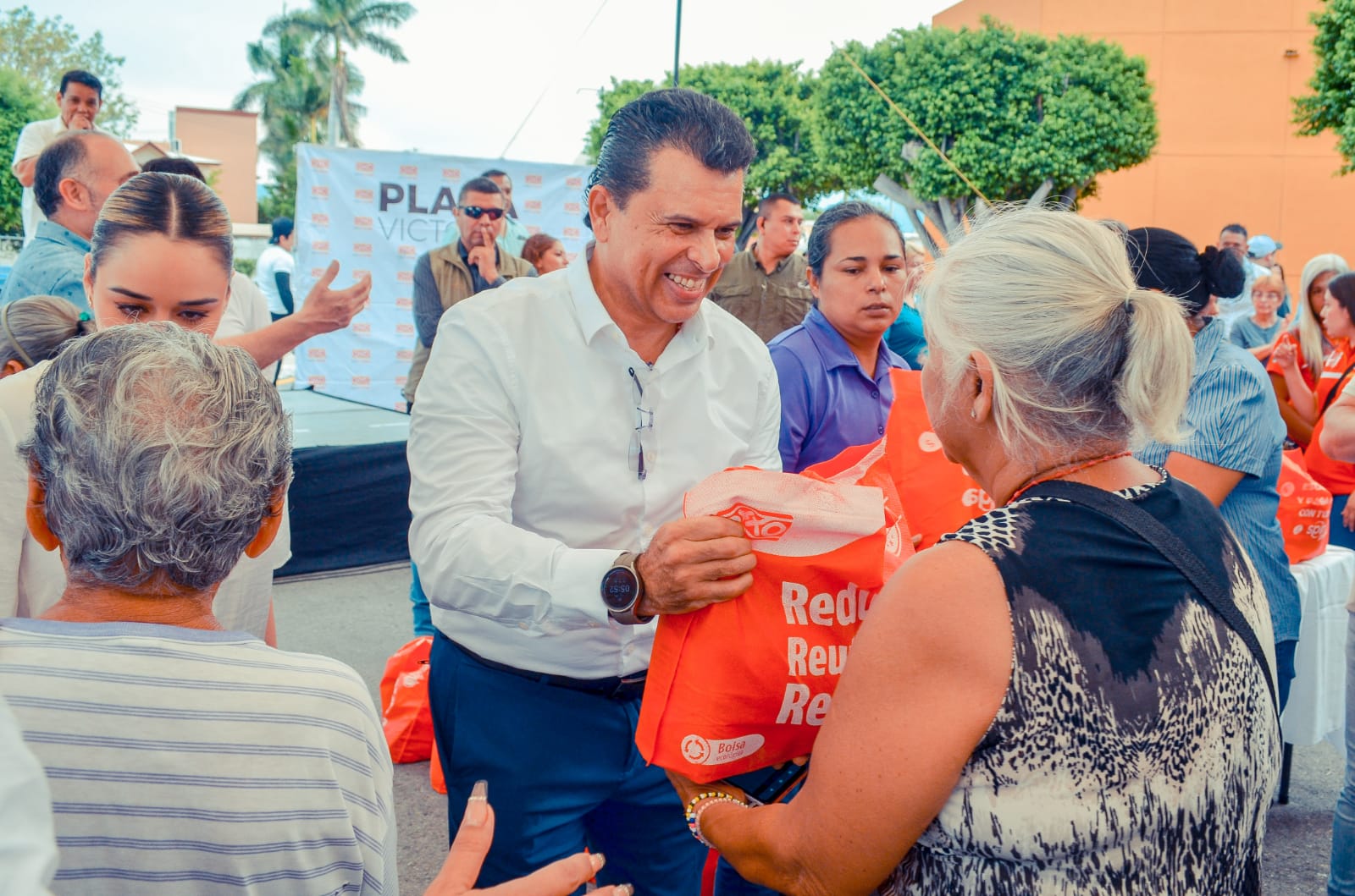 Con mil apoyos alimentarios,Oxxo y DIF Municipal fomentan la nutrición en Victoria