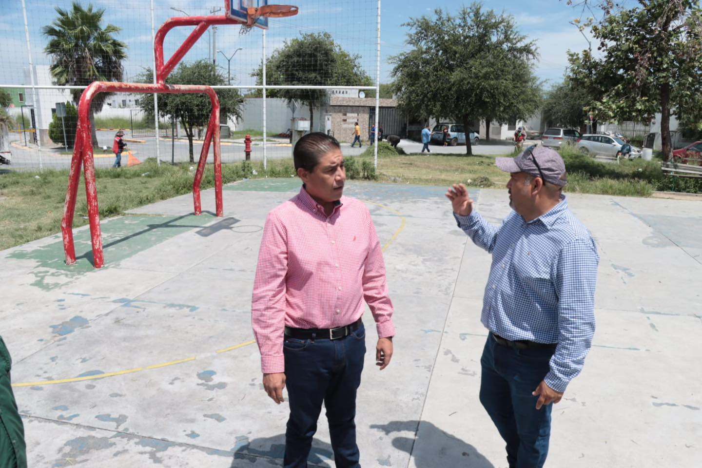 El alcalde Paco Treviño Cantú supervisa avances en el programa de bacheo y trabajos de limpieza en Juárez