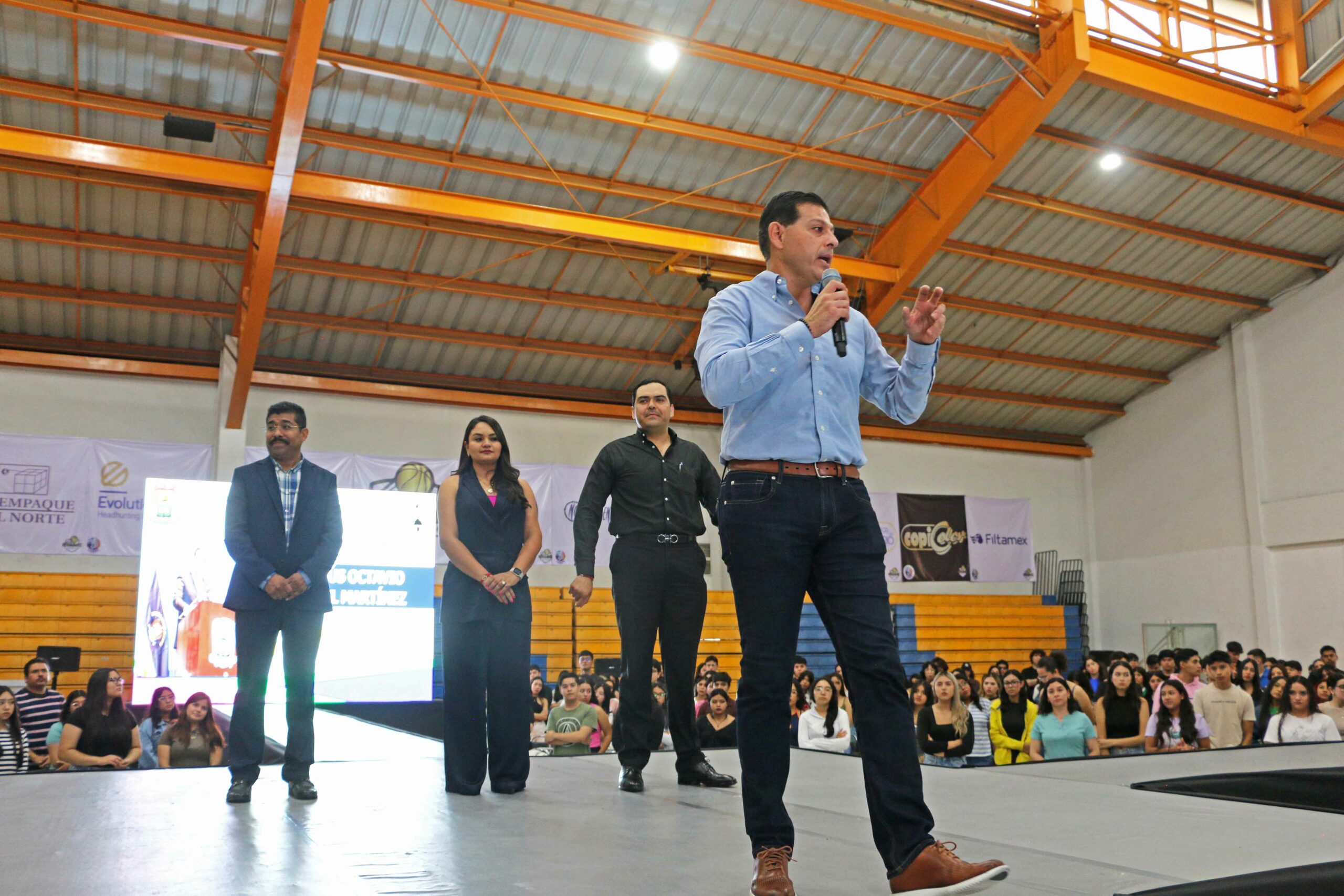 Da Octavio Pimentel, Rector de la UAdeC bienvenida a los alumnos de Nuevo Ingreso de la FCA Unidad Saltillo e Inaugura el Centro de Tecnología Avanzada