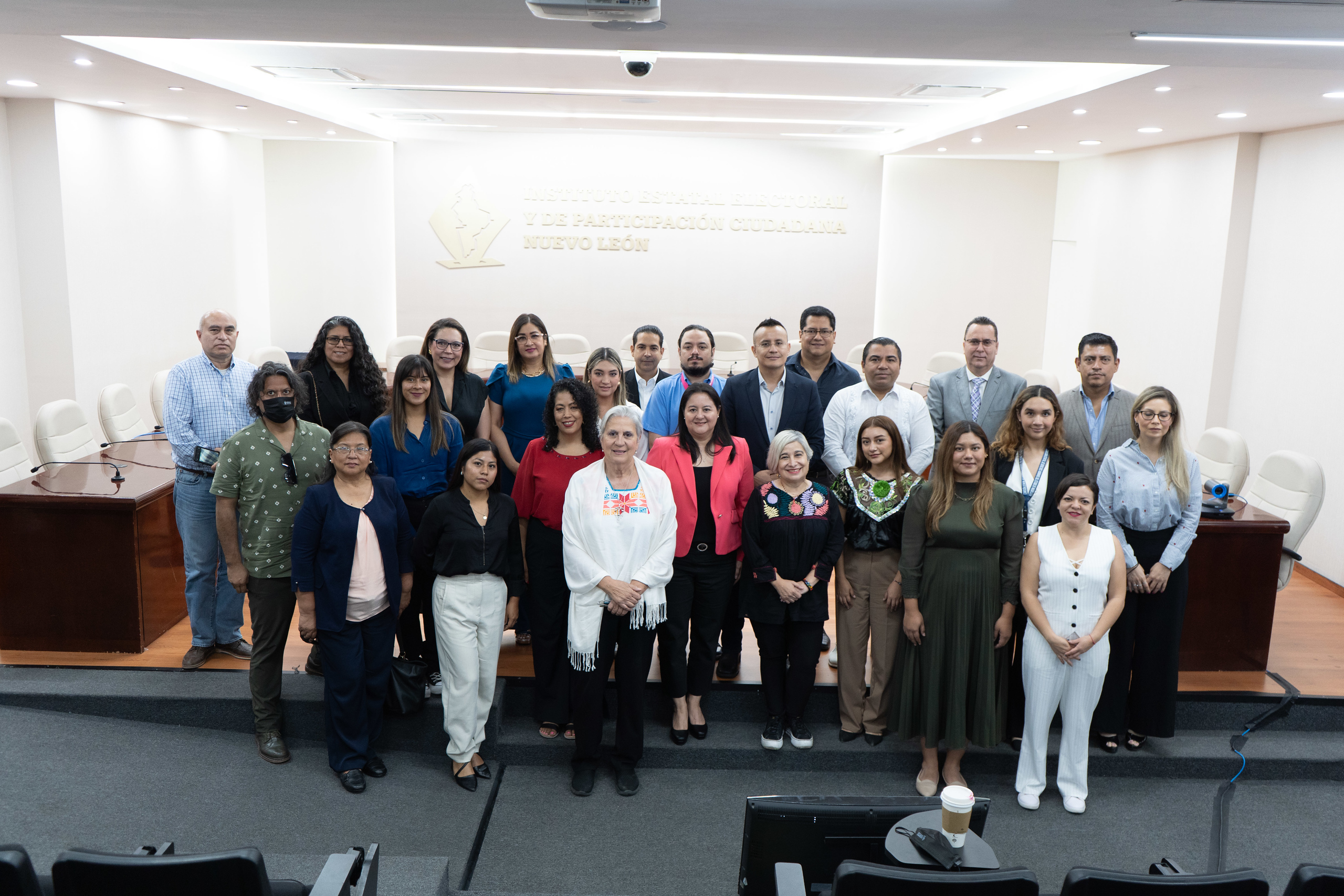 Presenta IEEPCNL libro de experiencias de mujeres indígenas candidatas