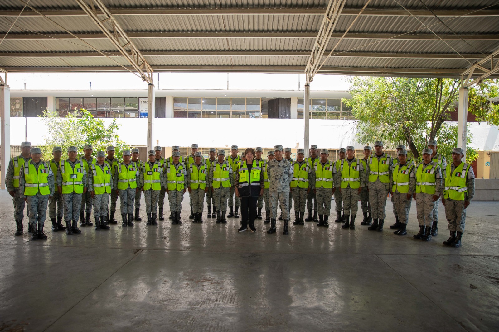 Se suma la Guardia Nacional a las brigadas de limpieza y deshierbe de escuelas dignas y seguras